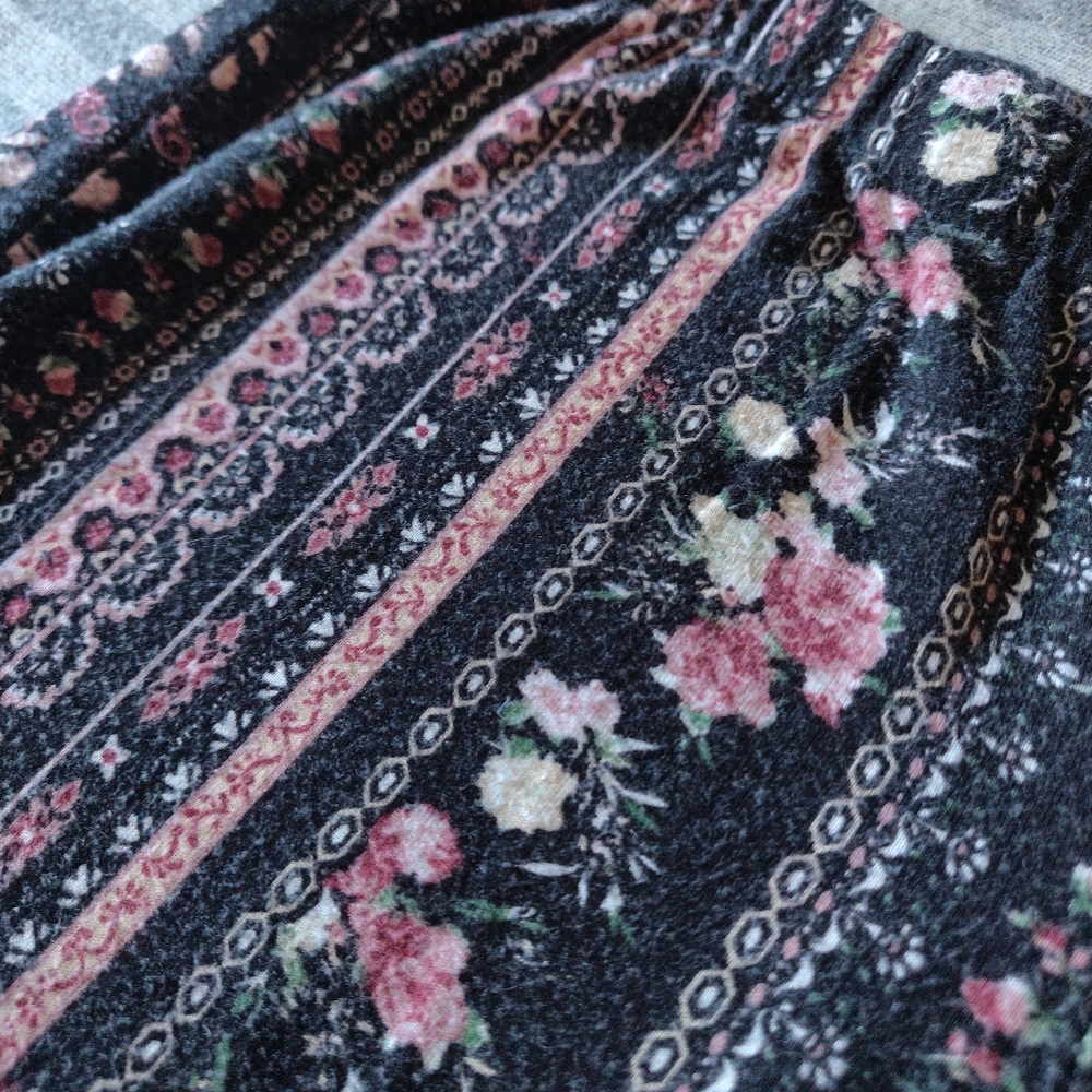 Flared patterned pants - Picture 3 of 3